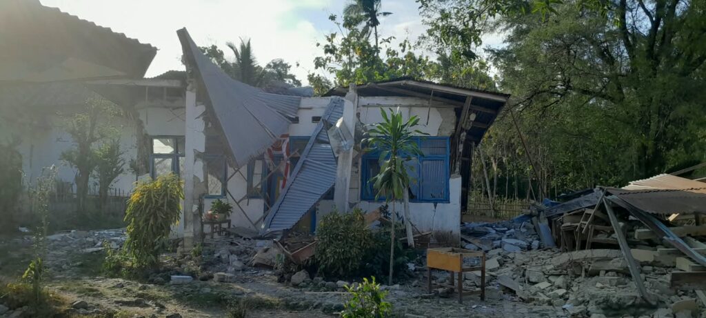 earthquake damage Indonesia
